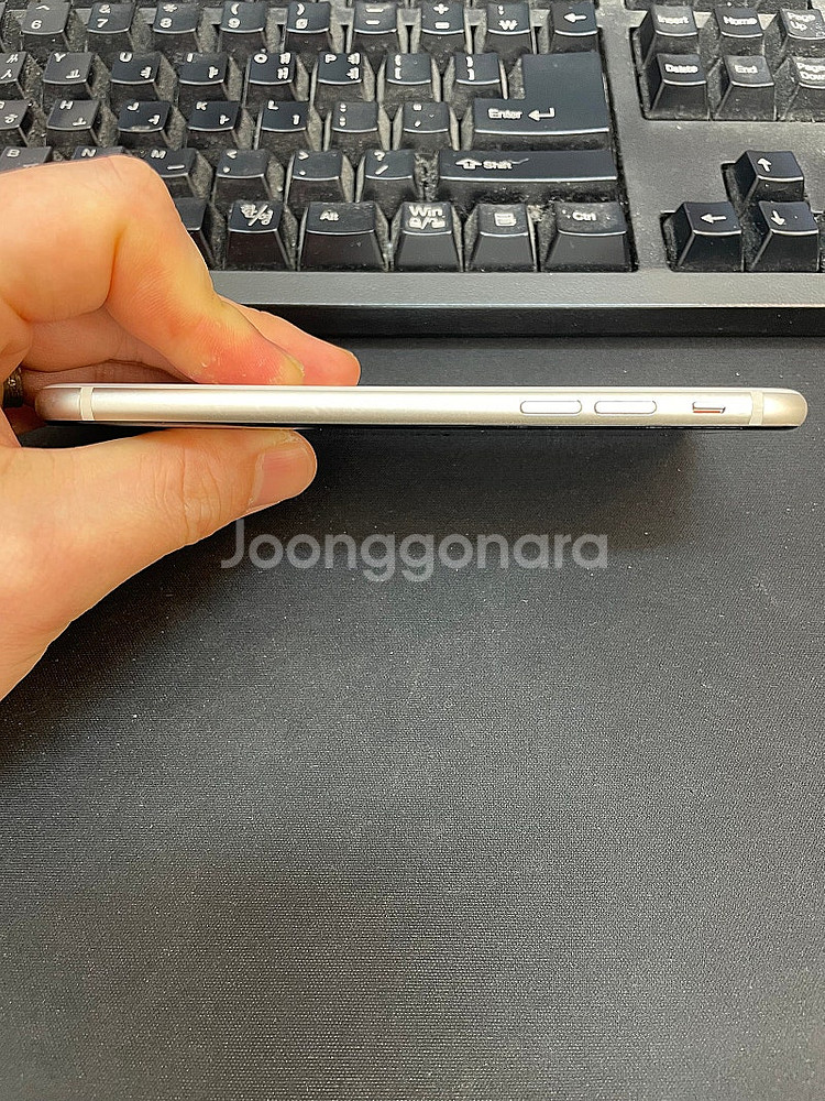아이폰SE3 화이트 128GB 상태좋은 중고23만팝니다...--6