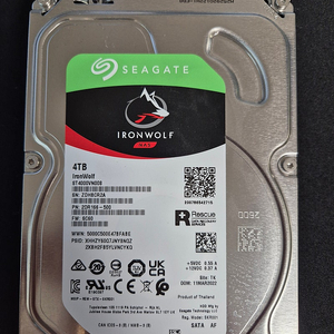 4TB Seagate IronWolf HDD(씨게이트 내장 하드) 택포 6에 팝니다.