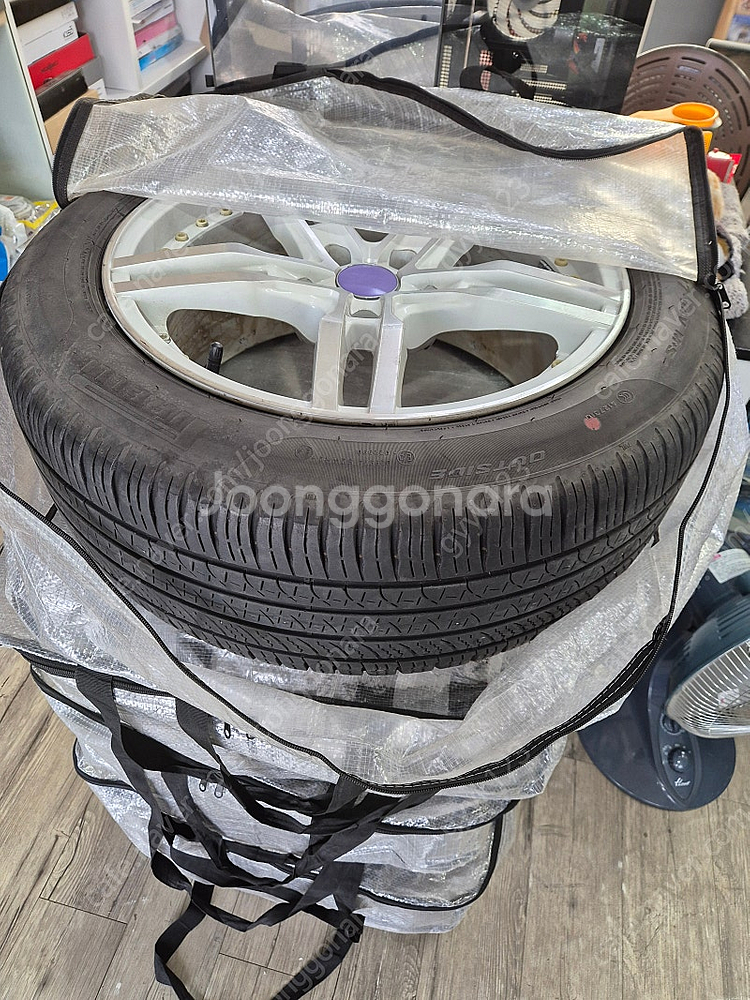 BBS 사제 17인치 화이트 휠 타이어 팝니다--0
