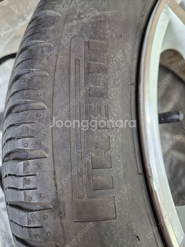 BBS 사제 17인치 화이트 휠 타이어 팝니다--2