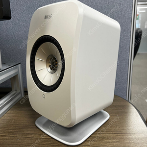 KEF LSX2 LT 스톤화이트 + P1 데스크 PAD