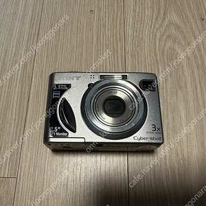 소니 DSC-W5 , DSC-F717 , MVC-FD90 디지털 카메라 판매합니다.