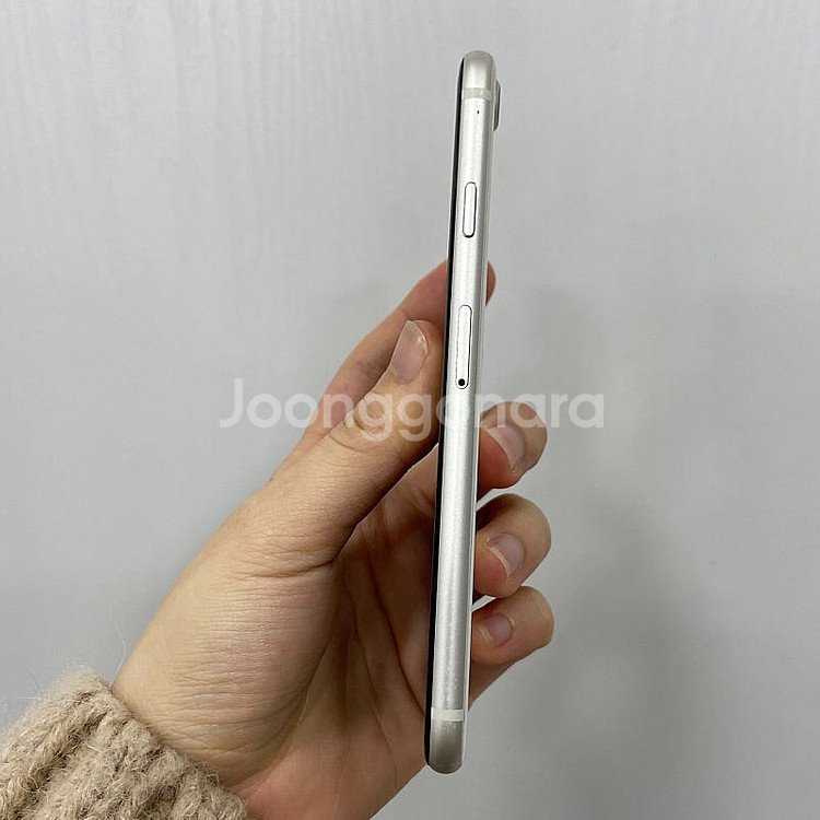 72873 아이폰SE3 128기가 화이트 팝니다 배터리...--4
