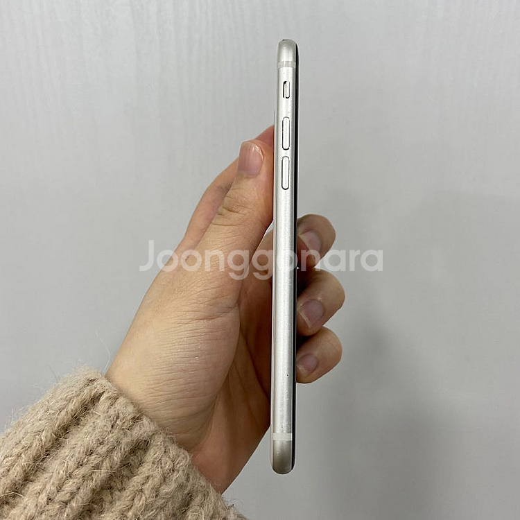 72873 아이폰SE3 128기가 화이트 팝니다 배터리...--6