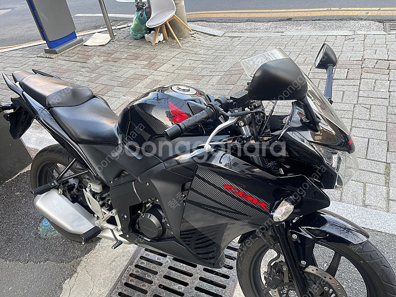 혼다 CBR125R 깨끗한 2016년식 팝니다--2