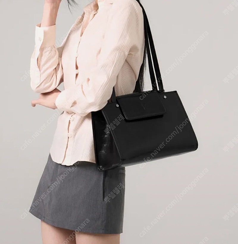 레더리 볼티드 스퀘어 숄더백 [BLACK]--0