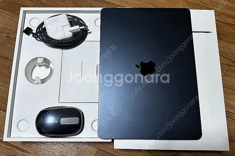맥북에어 M2 13인치 8코어 256GB 애플케어--5