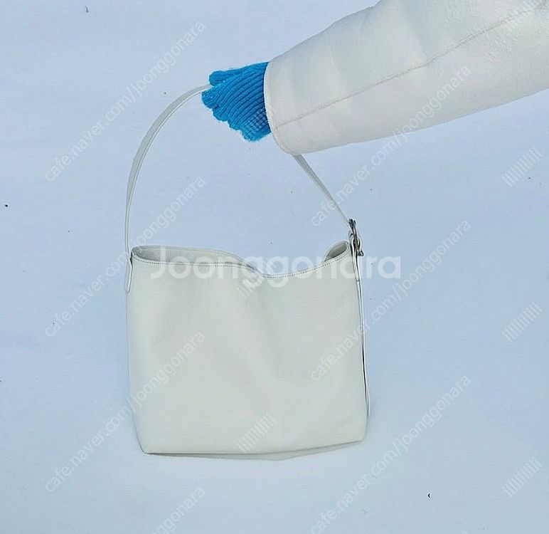 르베인 가방 Annus Hobo Bag white (타...--6