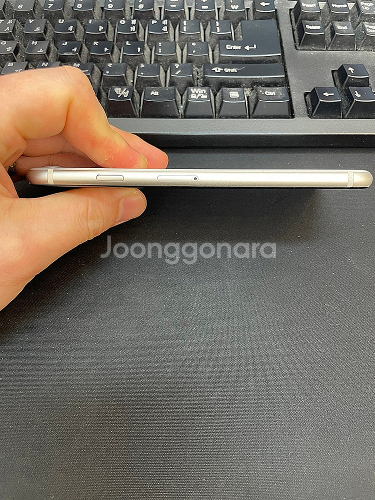아이폰SE3 화이트 128GB 상태좋은 중고23만팝니다...--4