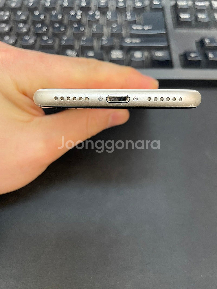 아이폰SE3 화이트 128GB 상태좋은 중고23만팝니다...--5
