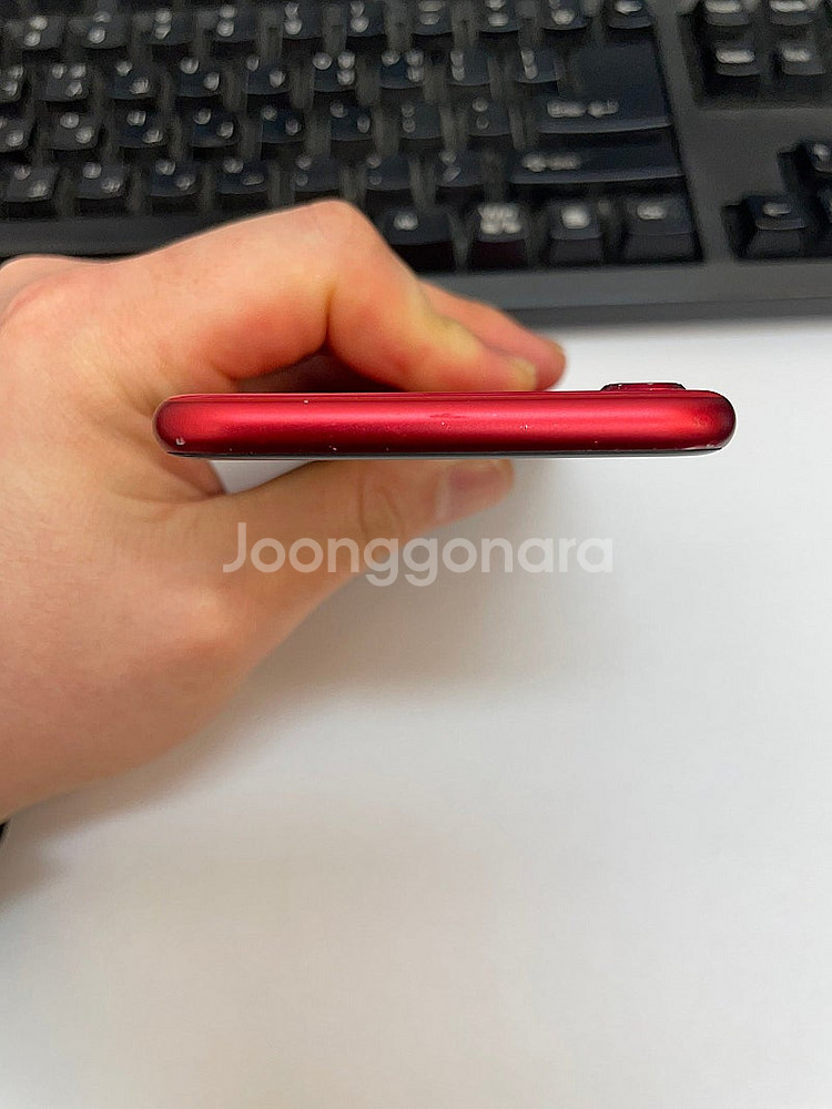 아이폰SE2 화이트 64GB 상태좋은 중고14만팝니다.--3