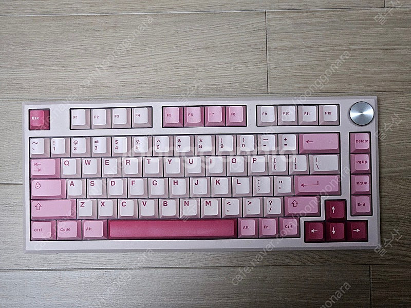 mk750 라이트 핑크 팝니다.--0