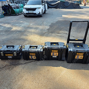 디월트 공구함 팝니다(중고, 4종류)