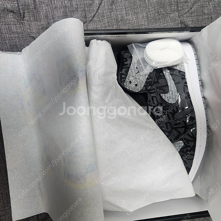 나이키 한정판 조던1 레트로하이 OG 리벨리어네어 판매...--1
