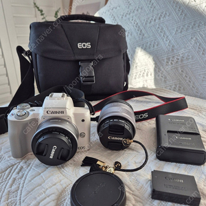 캐논 EOS M50 카메라 + 15-45mm렌즈 + 22MM렌즈