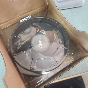 AMD Ryzen 라이젠7 9700x 쿨러 팝니다. (택포 15000원)