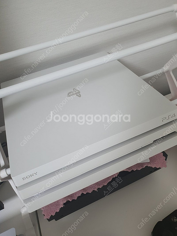 PS4 pro 7218B 화이트--1