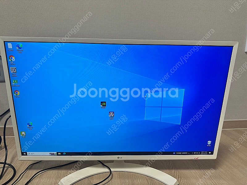 중고 컴퓨터 모니터 팝니다 직거래만 가능--0