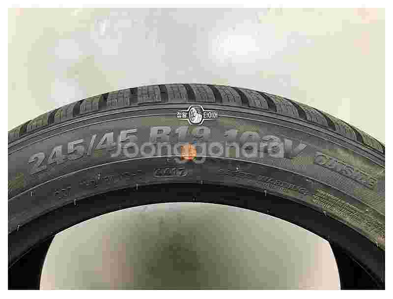 신품 이월타이어 금호타이어 윈터크래프트 245/45R1...--5