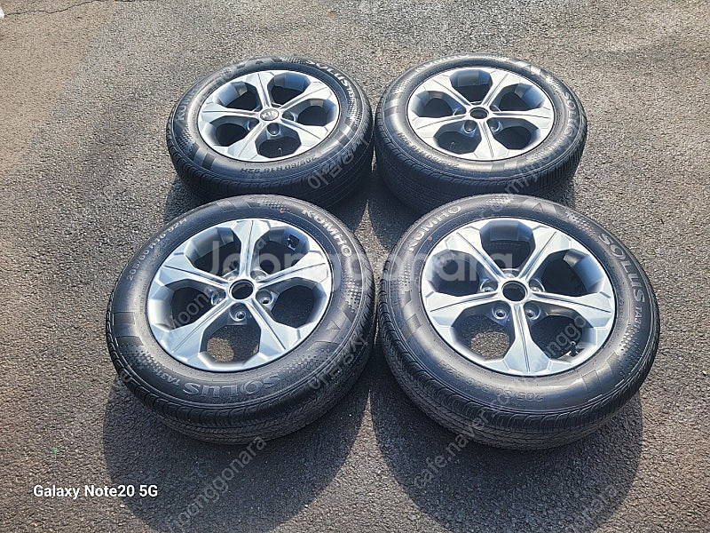 (판매) 셀토스 16인치 휠타이어--0