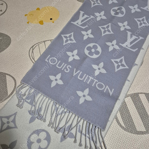 루이비통 목도리 에센셜 스카프 M77727 팝니다