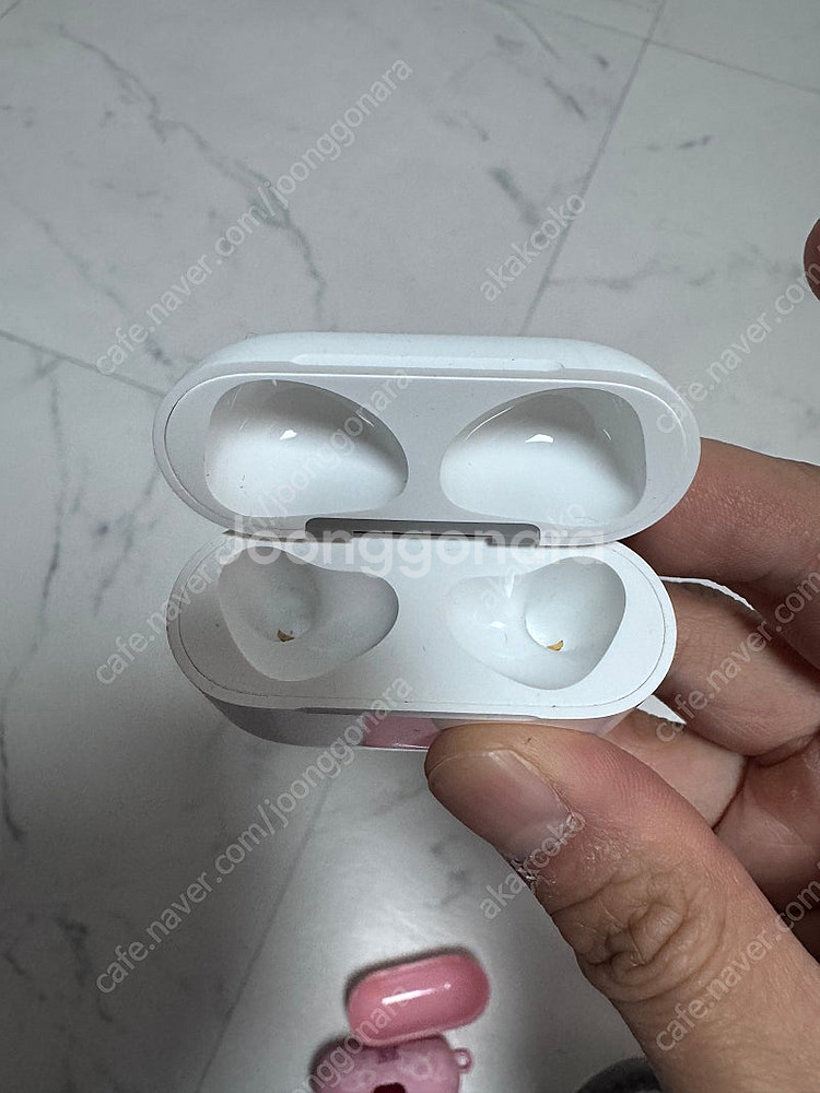 에어팟 3세대 본품만 팝니다.--3