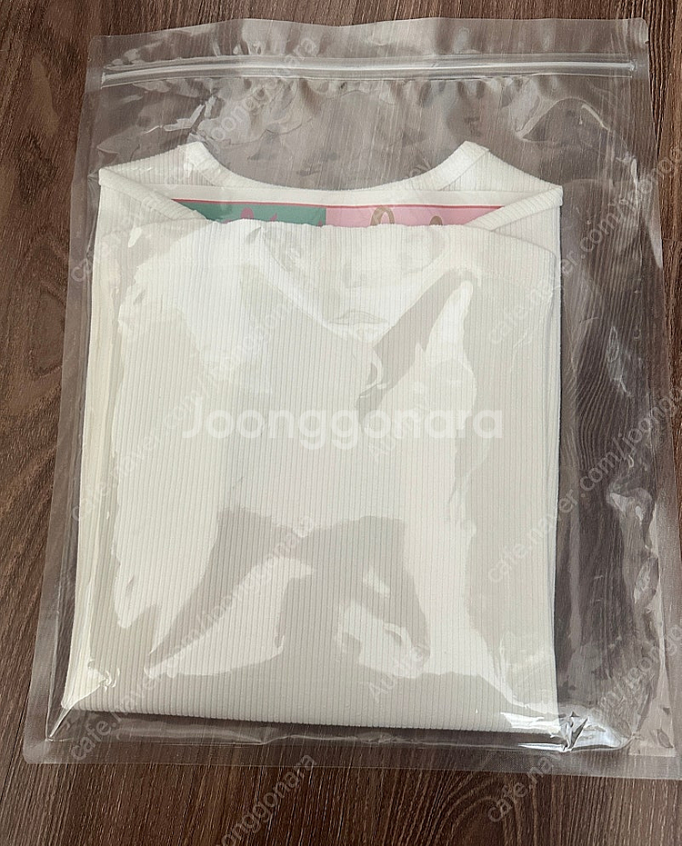 코스모폴리탄줄라이 YAY탑 화이트--1