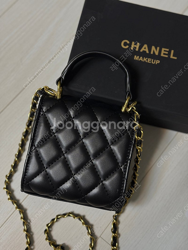 [판매 새상품] 샤넬 뷰티 미니 퀼팅 크로스백 토트백--6