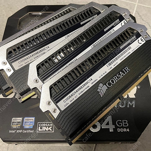 커세어 도미네이터 DDR4 2800 64기가 (16x4) 판매합니다