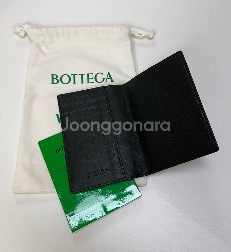 [정품 상태최상] 보테가베네타 여권지갑 판매합니다--1