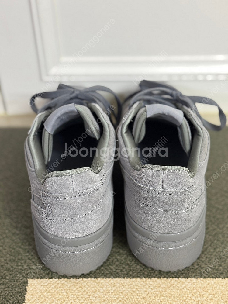 거의새제품 1회착용 아디다스 포럼볼드 245mm--2