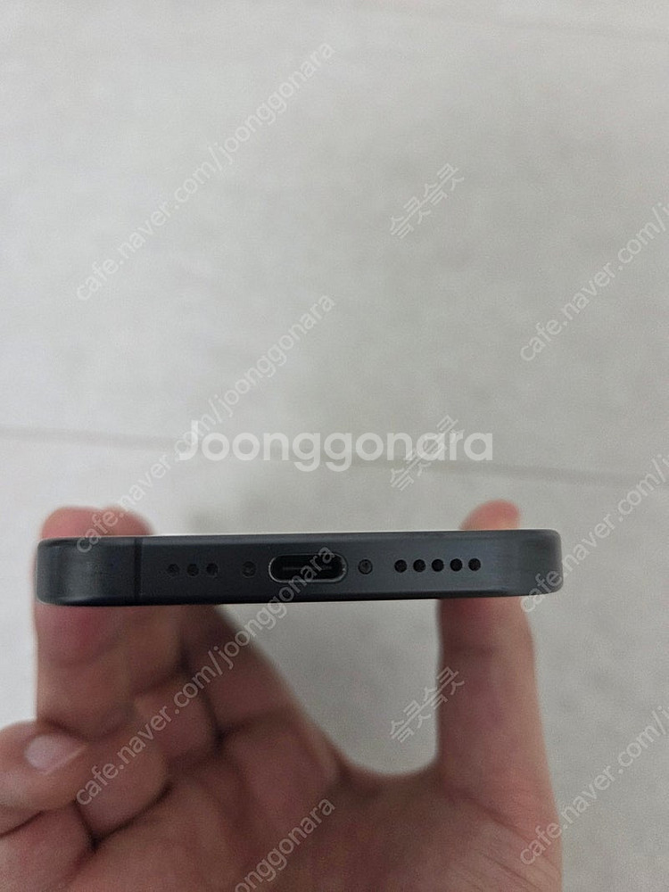 아이폰 15프로 128기가 블랙티타늄 팝니다--5