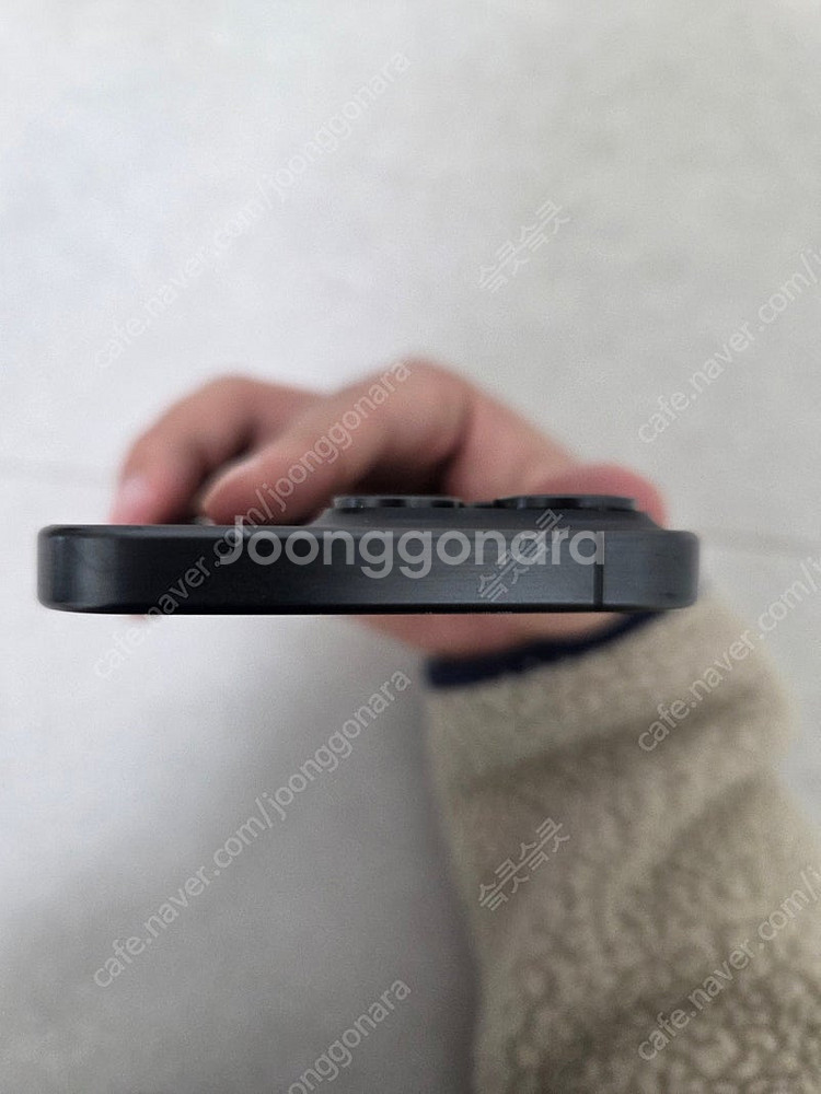 아이폰 15프로 128기가 블랙티타늄 팝니다--6