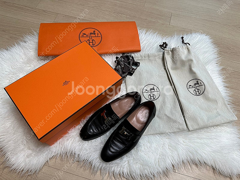 정품 에르메스 파리로퍼 검정은장 36사이즈 판매합니다.--0