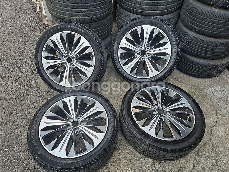 (판매)기아 k8 18인치 임판 휠타이어 245/45R...--0