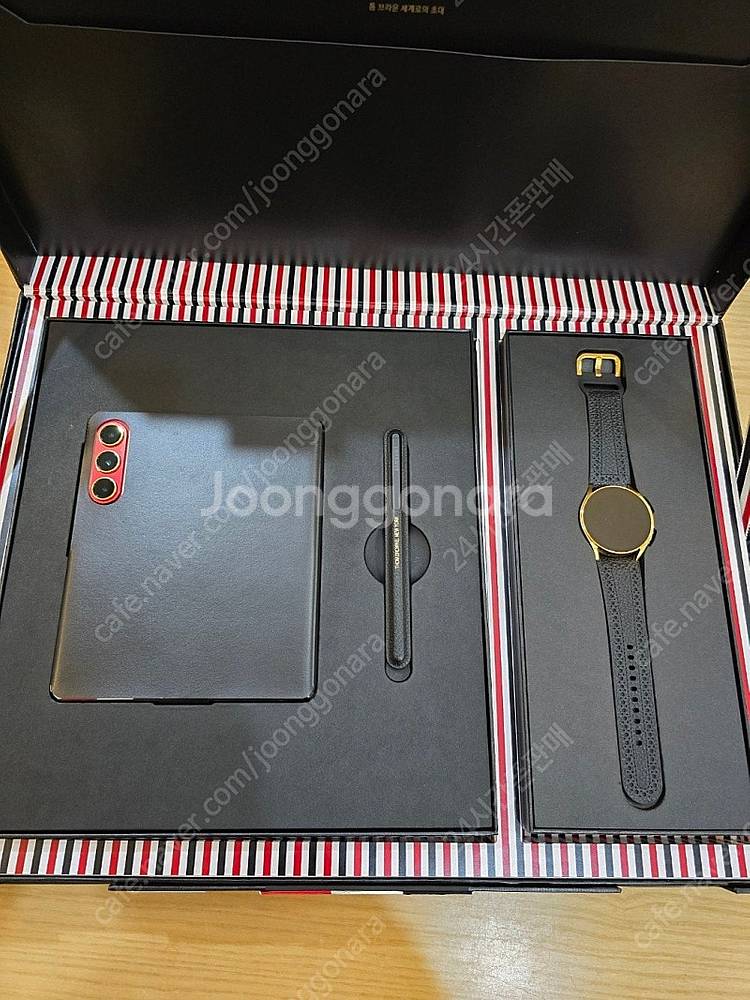 갤럭시Z폴드5톰브라운에디션512gb 국내판풀세트단순개봉...--4