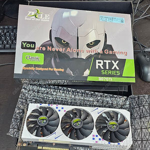 AXLE RTX3070TI 화이트 판매 합니다. 한달정도된 제품 박스 있습니다. 70만 구입제품 무상 27년 3월 까지 입니다. [신품급]