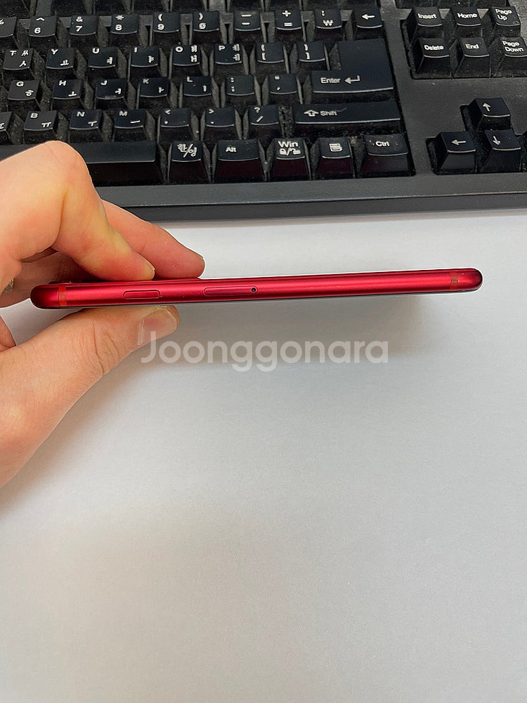 아이폰SE2 화이트 64GB 상태좋은 중고14만팝니다.--4