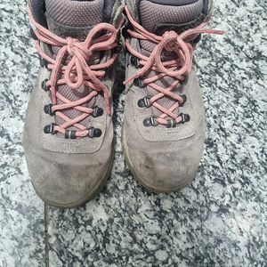 컬럼비아 등산화(240) 판매합니다
