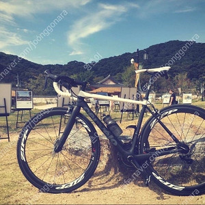 서벨로 r3 zipp303 울테 완차 판매합니다.