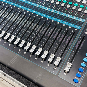 Allen&Heath QU16 디지털믹서 판매합니다.