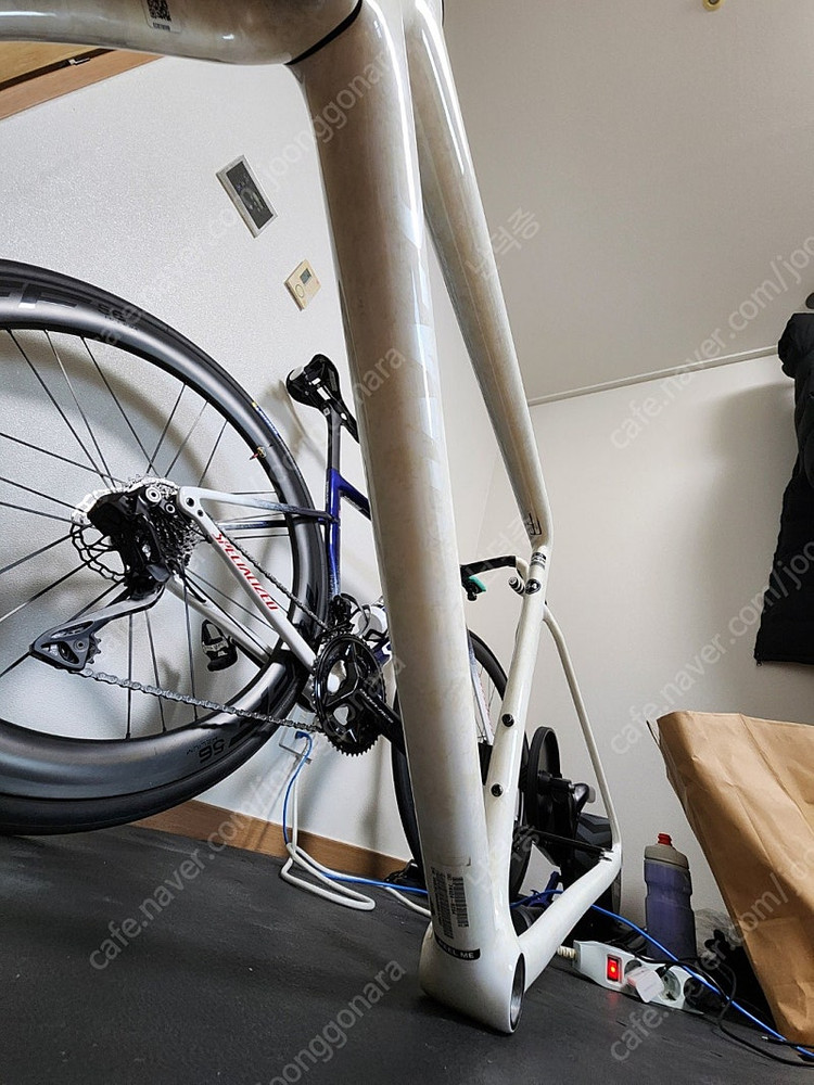 에스웍스 타막 SL8 듄화이트 54사이즈 프레임셋 팝니다.--5