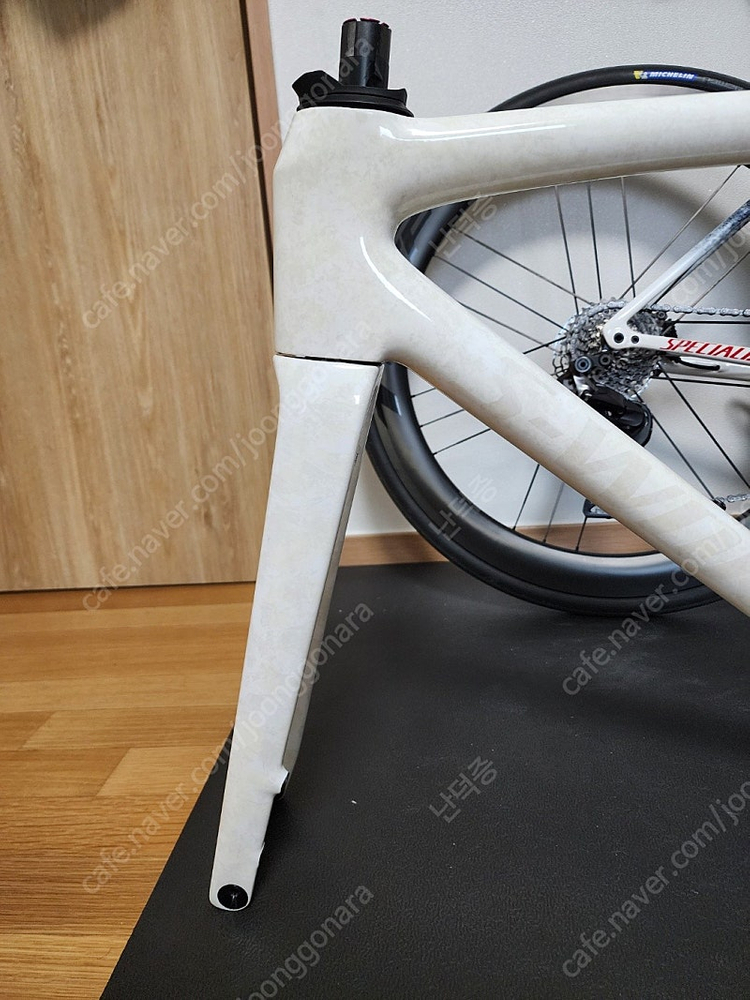 에스웍스 타막 SL8 듄화이트 54사이즈 프레임셋 팝니다.--7