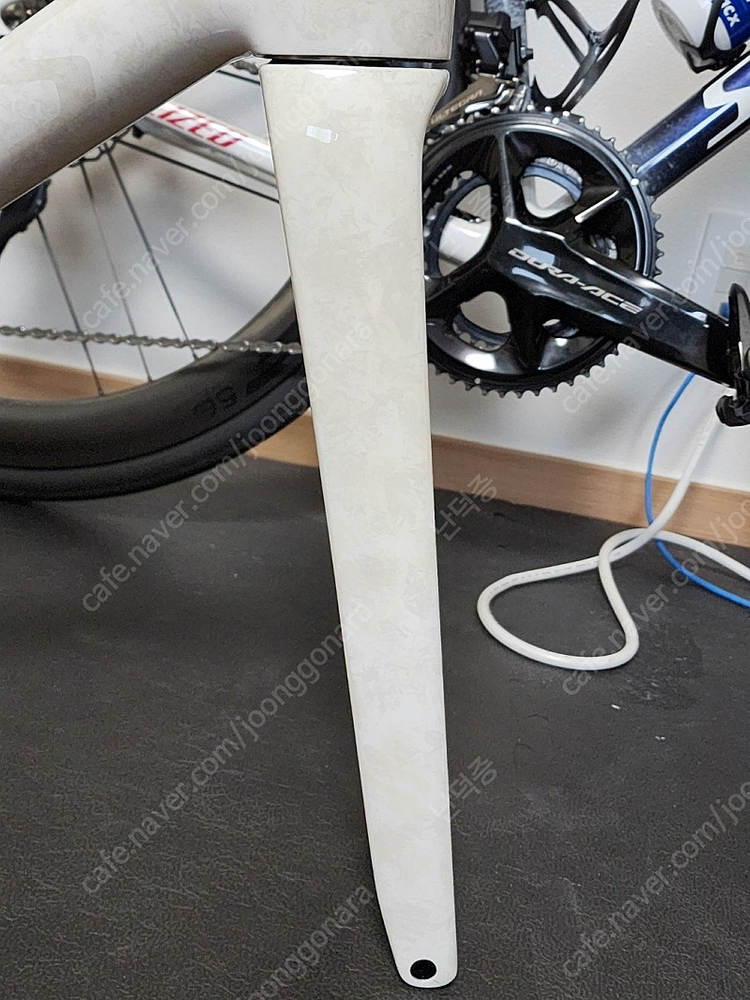 에스웍스 타막 SL8 듄화이트 54사이즈 프레임셋 팝니다.--9