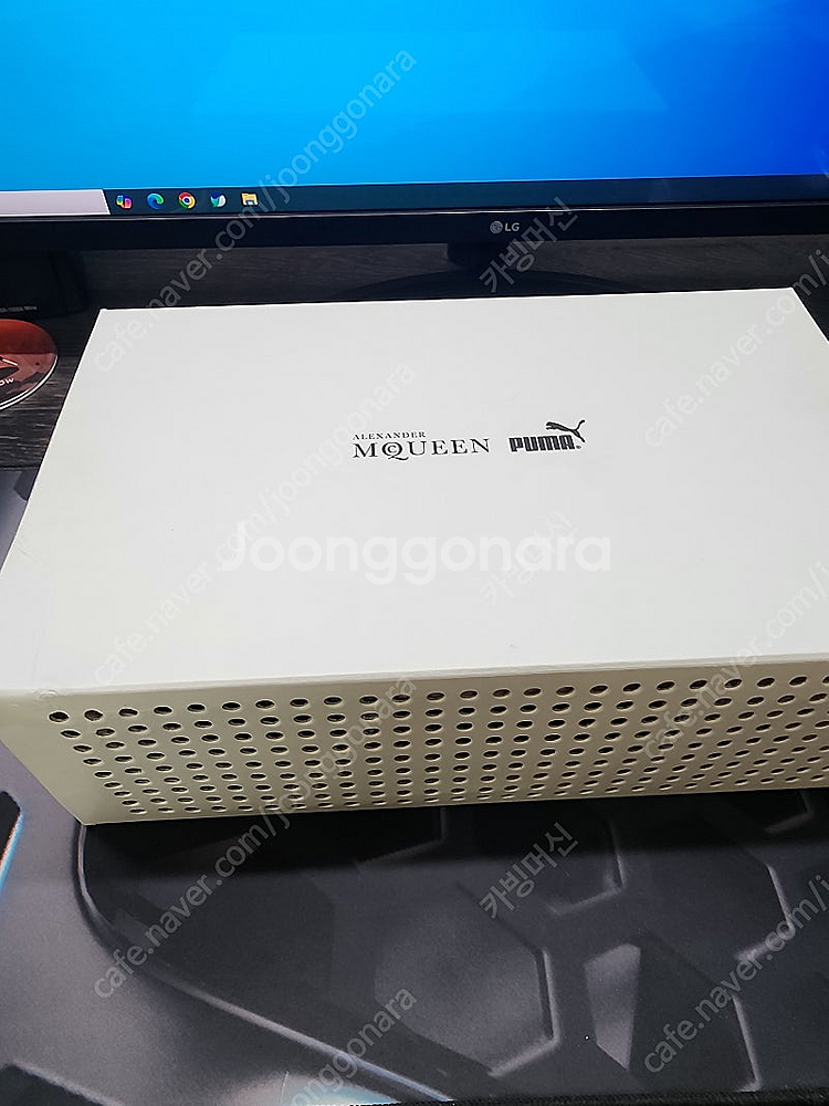 알렉산더맥퀸 스니커즈 신발 판매합니다.--4