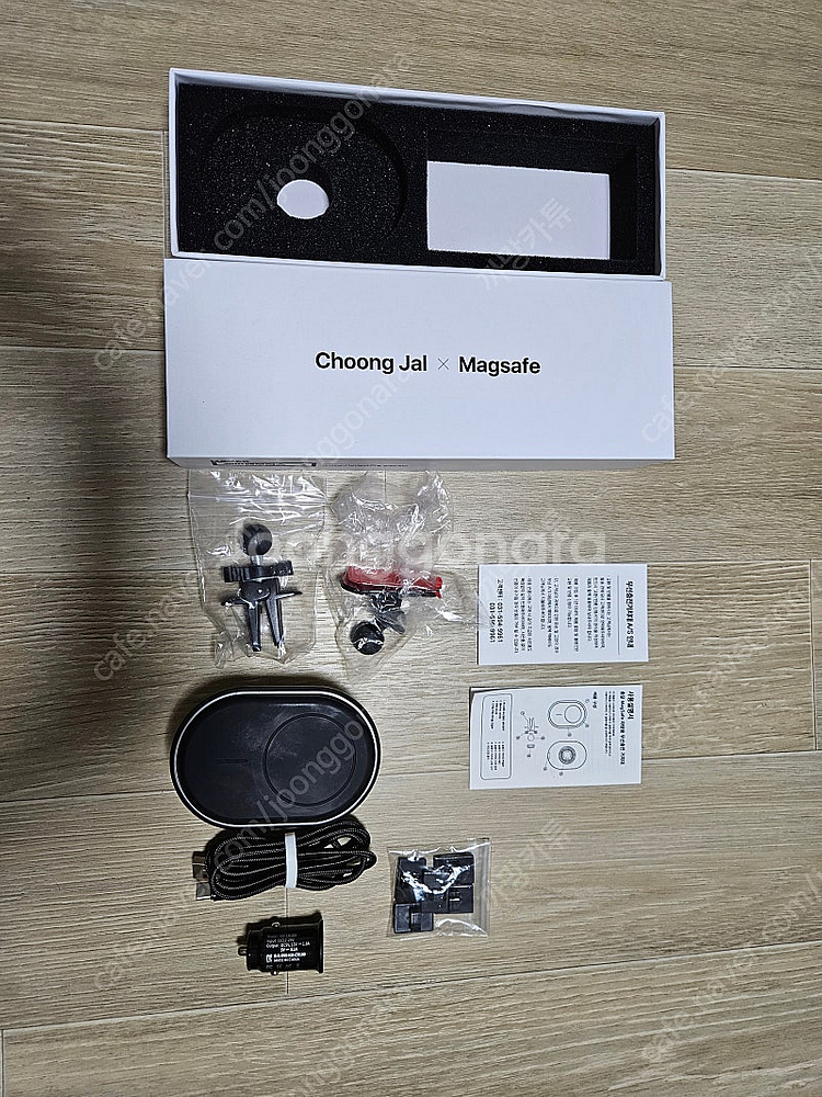 케이엠모터스 충잘 무선 맥세이프 충전기 차량용(QC3....--0