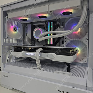 라이젠 7800X3D RTX 4080 SUPER WHITE 본체 팝니다.