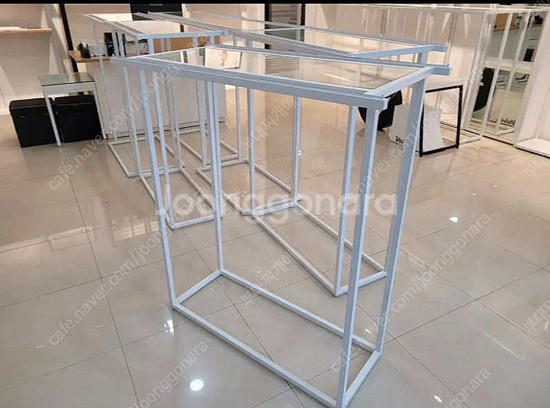 화이트 유리선반 양면행거 옷가게 의류매장 철제 여성복 ...--0