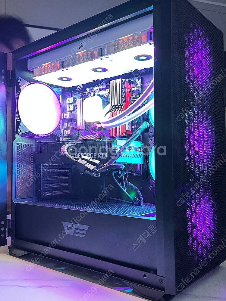 Rtx4070super 컴퓨터 본체 모니터 급쳐--4