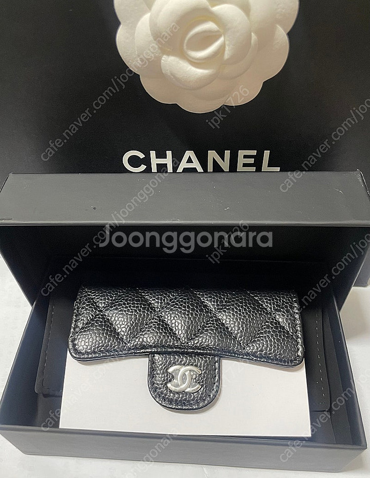 샤넬 클래식 똑딱이 카드지갑(클똑 ) 은장 새상품 판매합니다--1
